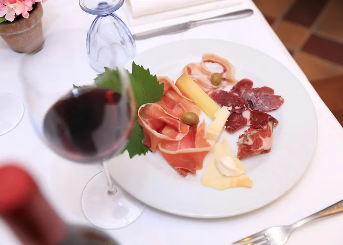 Ristorante S'astore Отель Benetutti